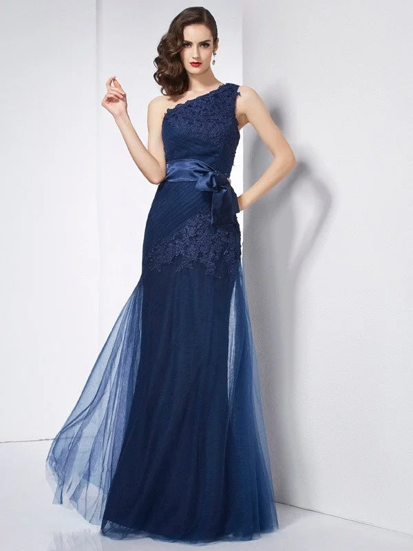 A-Line/Princess One-Shoulder Sleeveless Applique Long Net Dresses