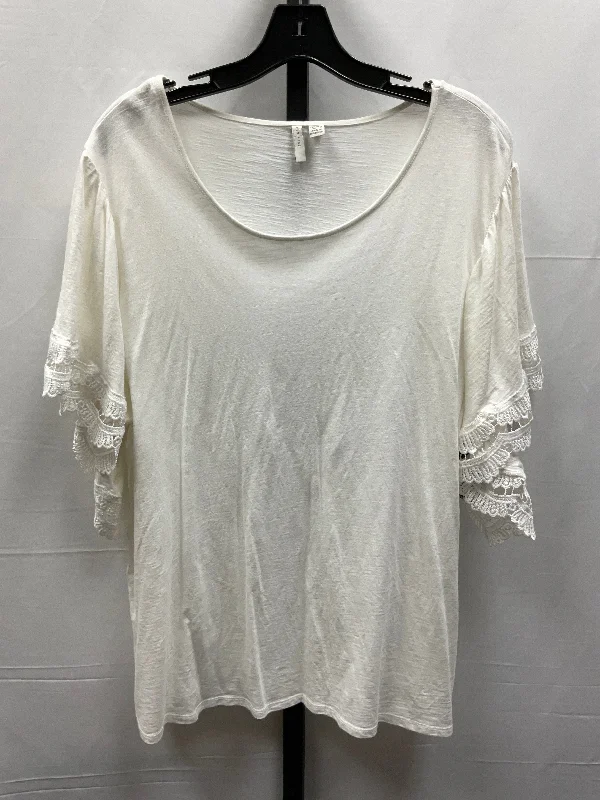 Top Short Sleeve By Cato In White, Size: 3x