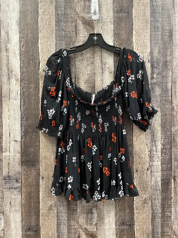 Top Short Sleeve By Free People In Black, Size: Xs